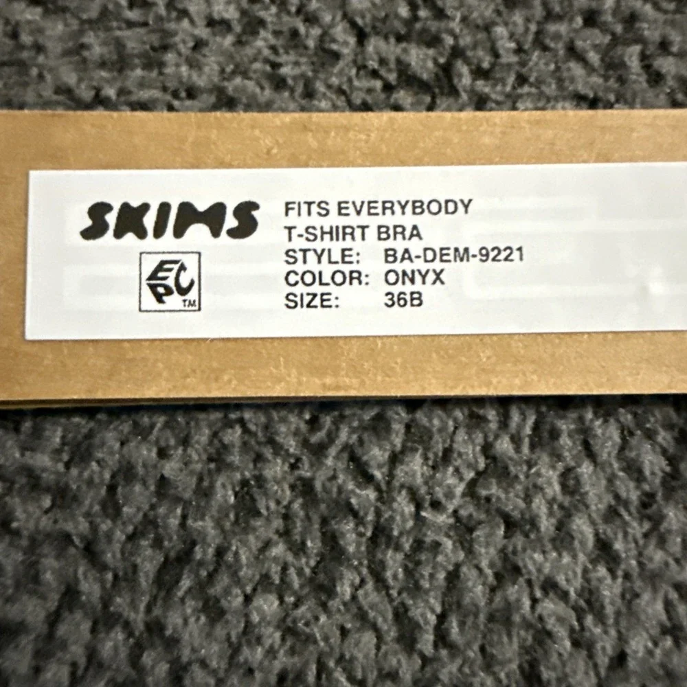 Skims Fits Everybody Tshirt Bra - Onyx - 36B - NWT - Picture 5 of 5